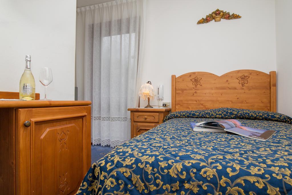 Villa Elena B&B Hotel San Martino Di Castrozza Ngoại thất bức ảnh